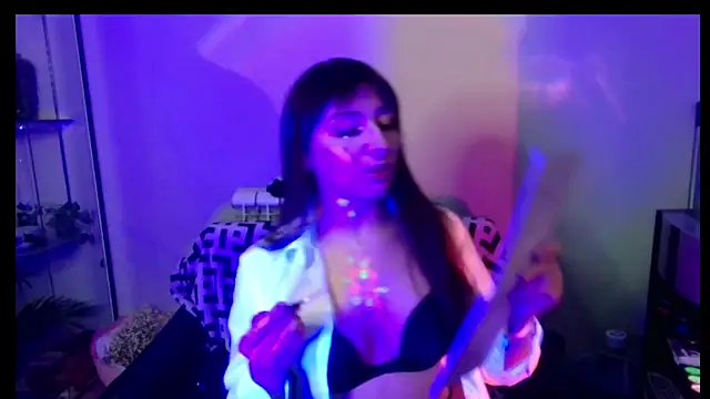 Birdie Kiss online show from 04-10-26, 07:21