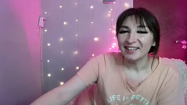 Snapshot of Birdie_Kiss chatting on 05-27-26, 09:11 Birdie Kiss online show from 05-27-26, 09:11