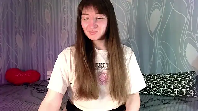 Snapshot of Birdie_Kiss chatting on 05-18-26, 01:27 Birdie Kiss online show from 05-18-26, 01:27