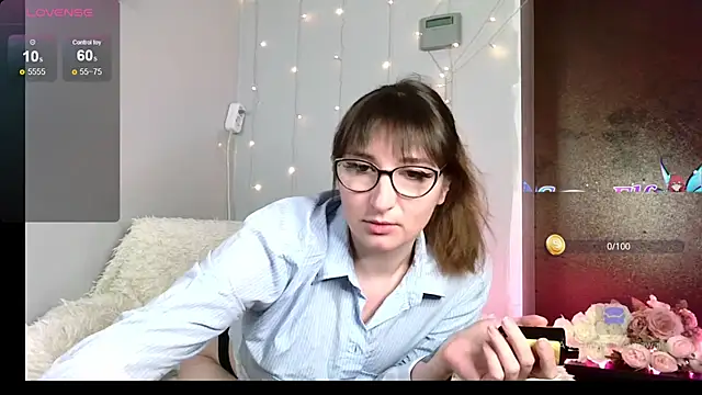 Snapshot of Birdie_Kiss chatting on 05-01-26, 08:58 Birdie Kiss online show from 05-01-26, 08:58