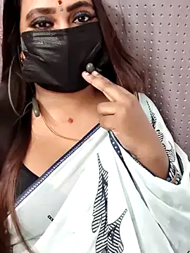 Cutie Nila online show from 04-17-26, 05:10