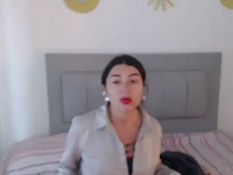 Julietaamado online show from 04-17-26, 04:10