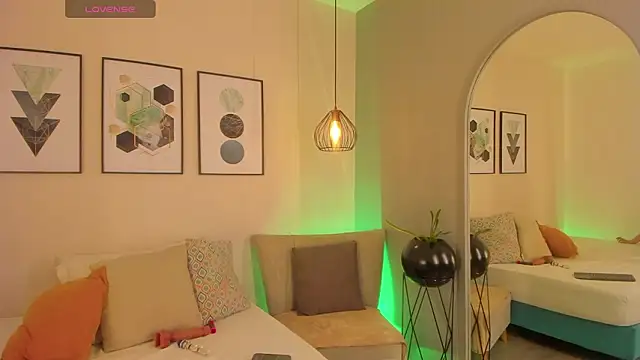 ariavelvet  online show from 03-17-26, 01:41