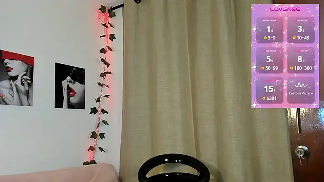 Snapshot of Rebeca_Marchetti chatting on 06-07-26, 06:24 Rebeca Marchetti online show from 06-07-26, 06:24