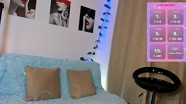 Snapshot of Rebeca_Marchetti chatting on 05-11-26, 09:23 Rebeca Marchetti online show from 05-11-26, 09:23