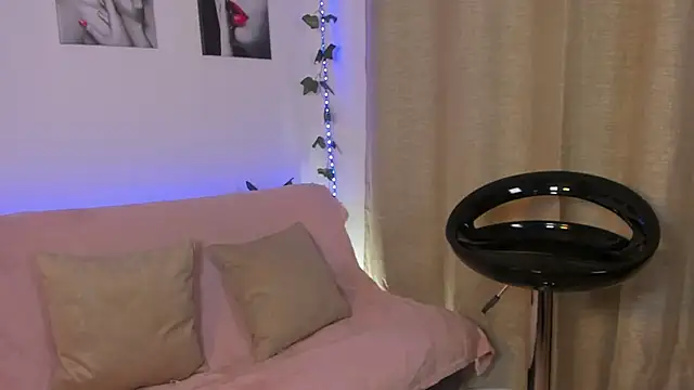 Rebeca Marchetti online show from 04-02-26, 08:37