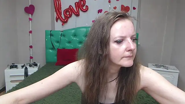 Snapshot of MeganPirs chatting on 05-23-26, 05:06 MeganPirs online show from 05-23-26, 05:06