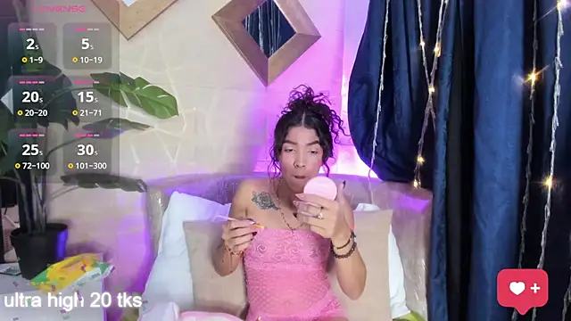 Snapshot of evelyn__rose1 chatting on 05-30-26, 03:35 evelyn rose1 online show from 05-30-26, 03:35
