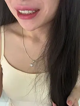 Snapshot of Tinn_tin chatting on 07-04-26, 04:00 Tinn tin online show from 07-04-26, 04:00