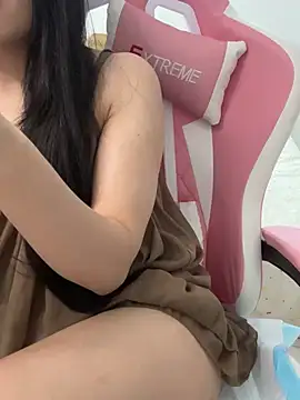Snapshot of Tinn_tin chatting on 07-25-26, 03:25 Tinn tin online show from 07-25-26, 03:25