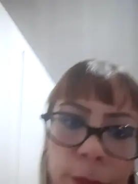 Snapshot of melmel192 chatting on 03-03-26, 03:24 melmel192 online show from 03-03-26, 03:24