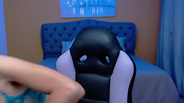 alexaneuer online show from 04-13-26, 01:37