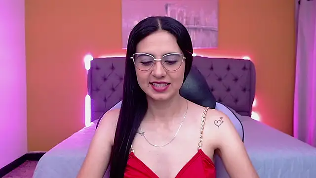 Snapshot of alexaneuer chatting on 05-13-26, 01:07 alexaneuer online show from 05-13-26, 01:07