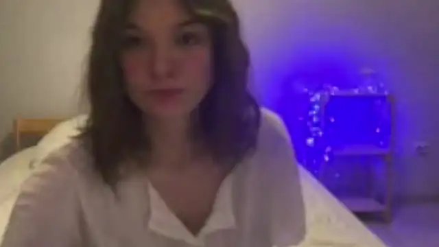 AliveCute online show from 04-14-26, 06:57