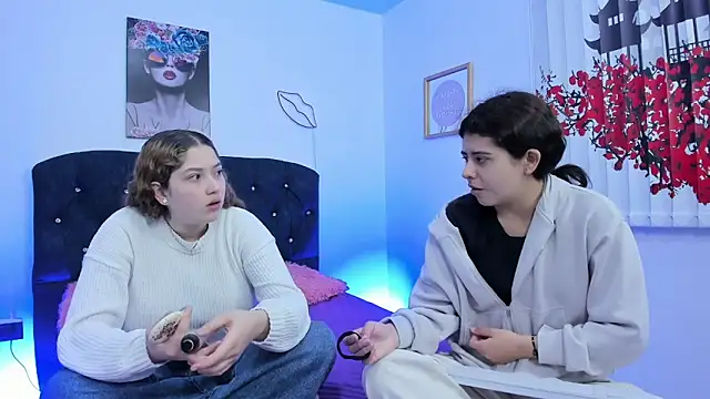 valeria and zoe online show from 03-12-26, 01:37