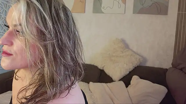 AnyutaSweety online show from 04-22-26, 03:52