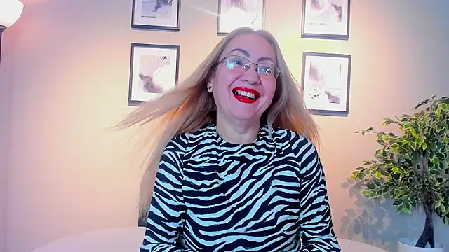Victoria Firee online show from 05-16-26, 07:46