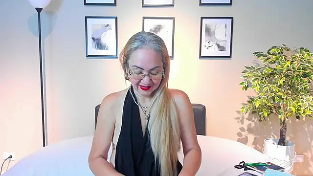 Victoria Firee online show from 04-07-26, 12:07