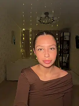 Fragile Tease online show from 03-12-26, 06:34