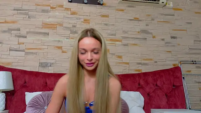 LannaSkyy online show from 03-06-26, 08:48