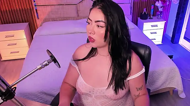 Emberrvelvet online show from 03-15-26, 05:47