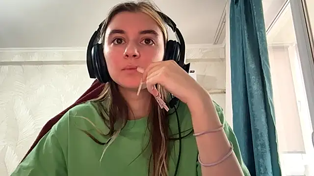 Snapshot of PluralPalaver chatting on 03-03-26, 07:15 PluralPalaver online show from 03-03-26, 07:15