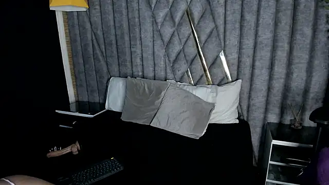 EmeelyMuller online show from 03-10-26, 03:32