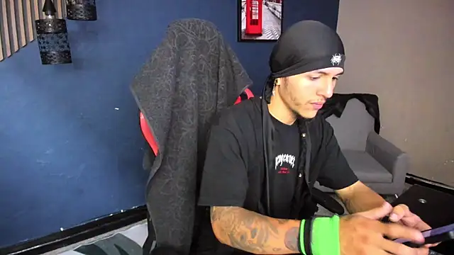 DanteLuxx online show from 04-06-26, 03:24