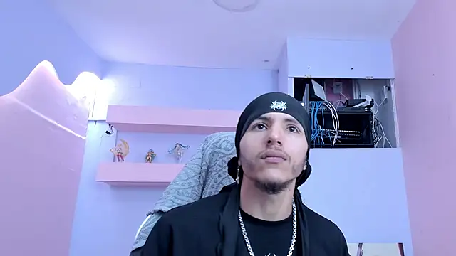 DanteLuxx online show from 04-17-26, 04:37