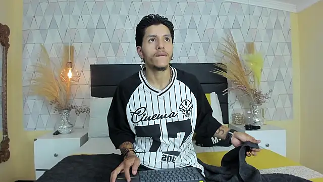 DanteLuxx online show from 03-15-26, 03:57