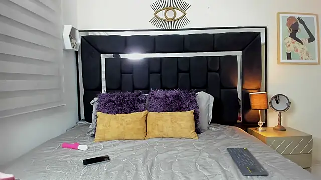 Snapshot of Tiana_moon chatting on 04-26-26, 01:58 Tiana moon online show from 04-26-26, 01:58