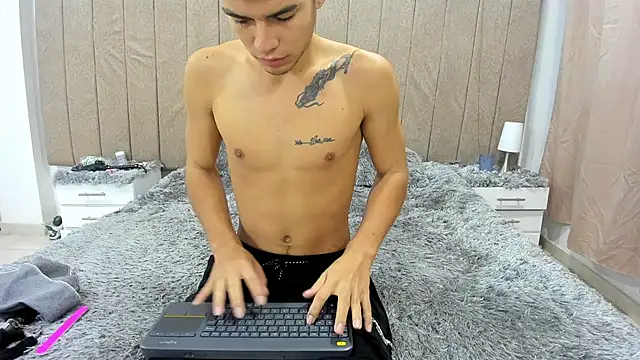 pipe hot04 online show from 04-11-26, 02:19