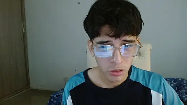 Snapshot of noah_millerx chatting on 06-30-26, 08:20 noah millerx online show from 06-30-26, 08:20