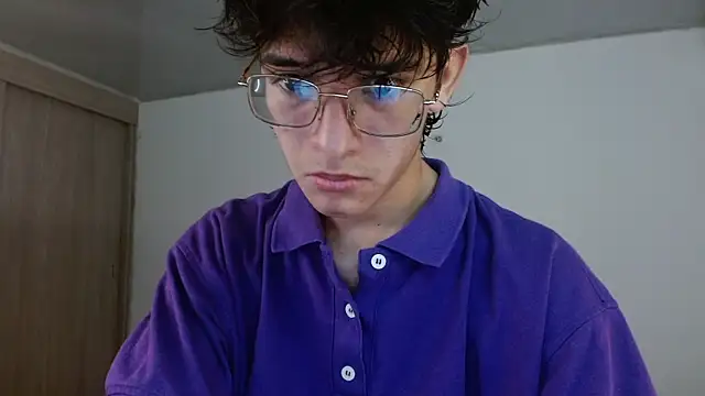 Snapshot of noah_millerx chatting on 06-20-26, 08:14 noah millerx online show from 06-20-26, 08:14
