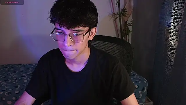 Snapshot of noah_millerx chatting on 02-28-26, 02:55 noah millerx online show from 02-28-26, 02:55