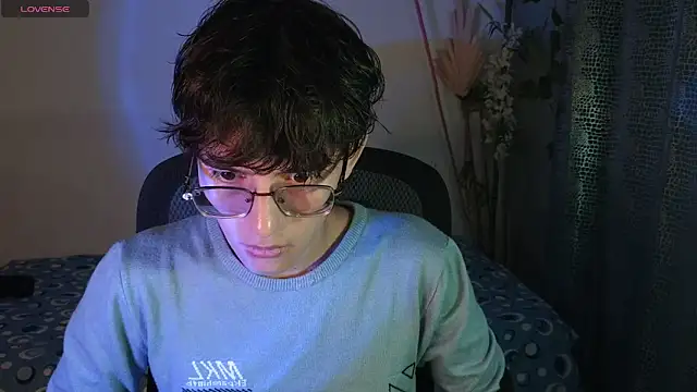 Snapshot of noah_millerx chatting on 03-04-26, 03:47 noah millerx online show from 03-04-26, 03:47