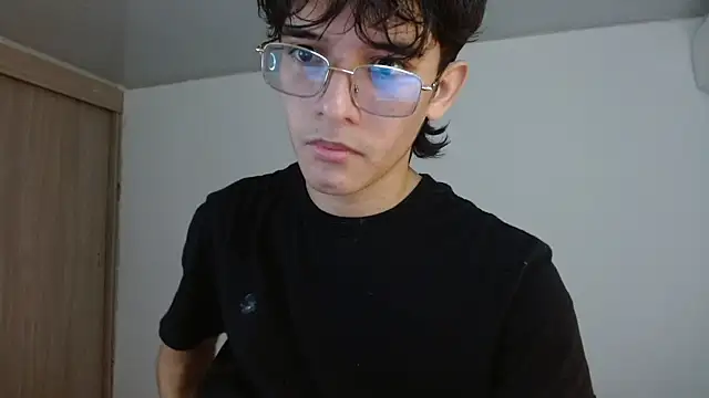 Snapshot of noah_millerx chatting on 06-21-26, 09:31 noah millerx online show from 06-21-26, 09:31