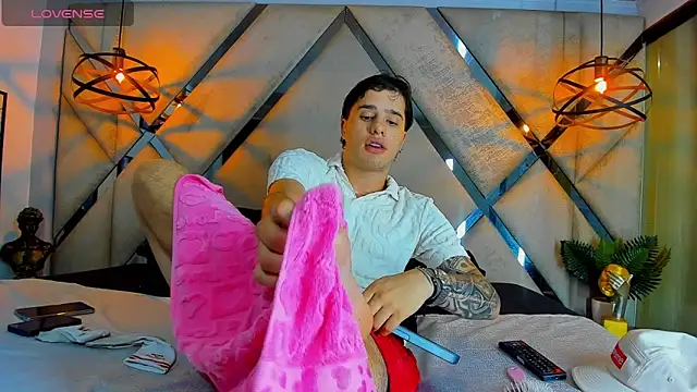 EXCLUSIVE8 online show from 04-13-26, 04:38