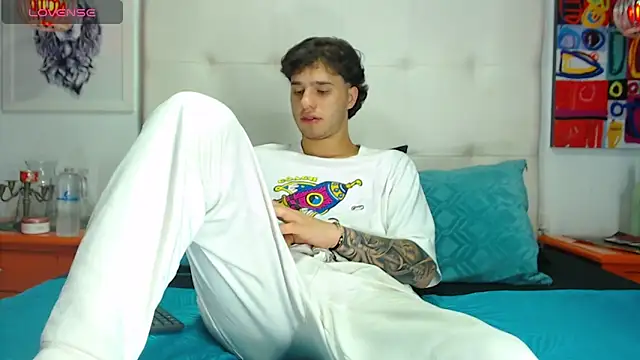 EXCLUSIVE8 online show from 03-19-26, 04:34