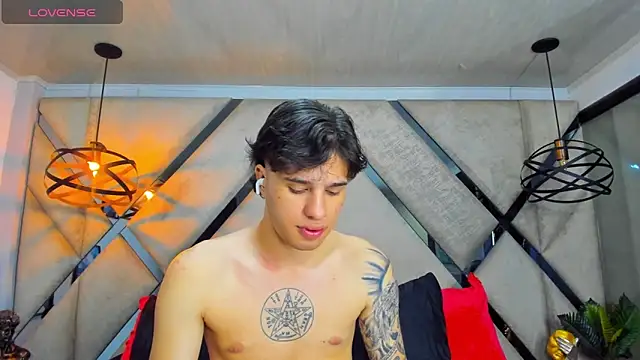 EXCLUSIVE8 online show from 04-29-26, 03:54