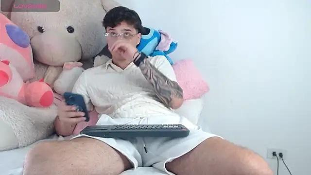 EXCLUSIVE8 online show from 05-15-26, 11:03
