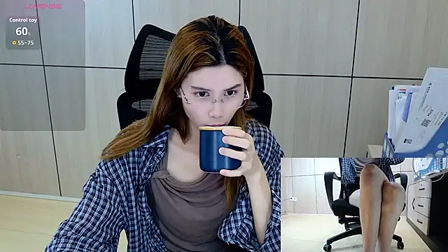 Snapshot of zhen-68 chatting on 04-24-26, 12:45 zhen-68 online show from 04-24-26, 12:45