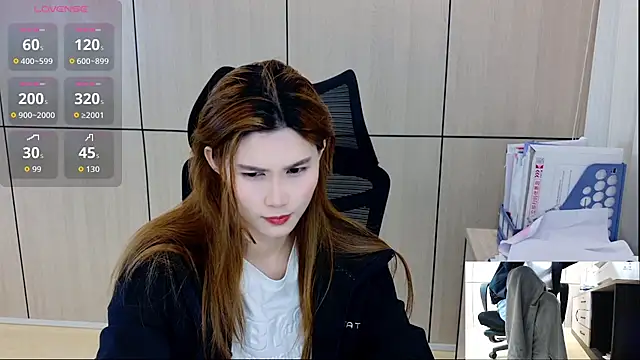 Snapshot of zhen-68 chatting on 05-06-26, 01:42 zhen-68 online show from 05-06-26, 01:42