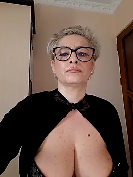 LunaBlaise online show from 03-08-26, 07:55