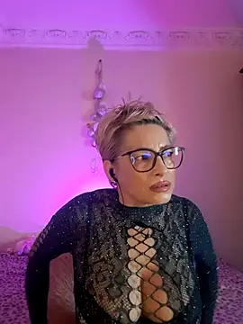 Snapshot of LunaBlaise chatting on 04-18-26, 06:38 LunaBlaise online show from 04-18-26, 06:38