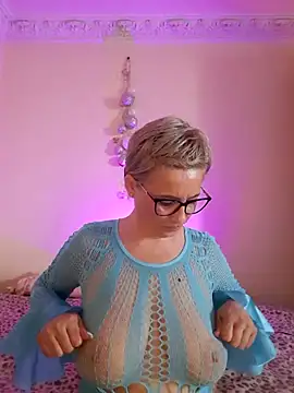 Snapshot of LunaBlaise chatting on 05-08-26, 10:08 LunaBlaise online show from 05-08-26, 10:08