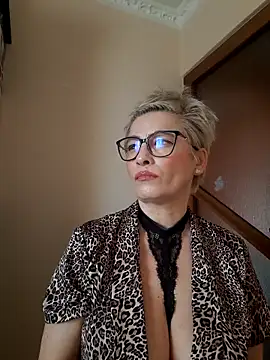 LunaBlaise online show from 03-17-26, 12:19