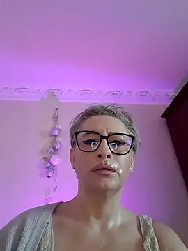 Snapshot of LunaBlaise chatting on 05-07-26, 07:12 LunaBlaise online show from 05-07-26, 07:12