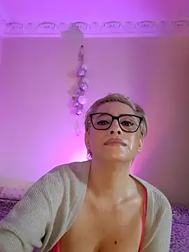 Snapshot of LunaBlaise chatting on 05-19-26, 05:25 LunaBlaise online show from 05-19-26, 05:25