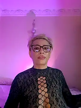 Snapshot of LunaBlaise chatting on 05-31-26, 06:30 LunaBlaise online show from 05-31-26, 06:30